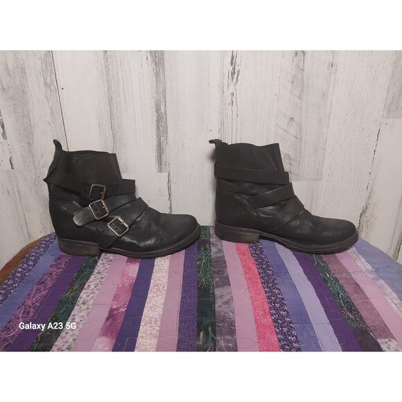 Steve Madden COLONY Leather Black Booties Moto Biker Boots 3 Buckles ~ Size 9 M - Picture 5 of 9